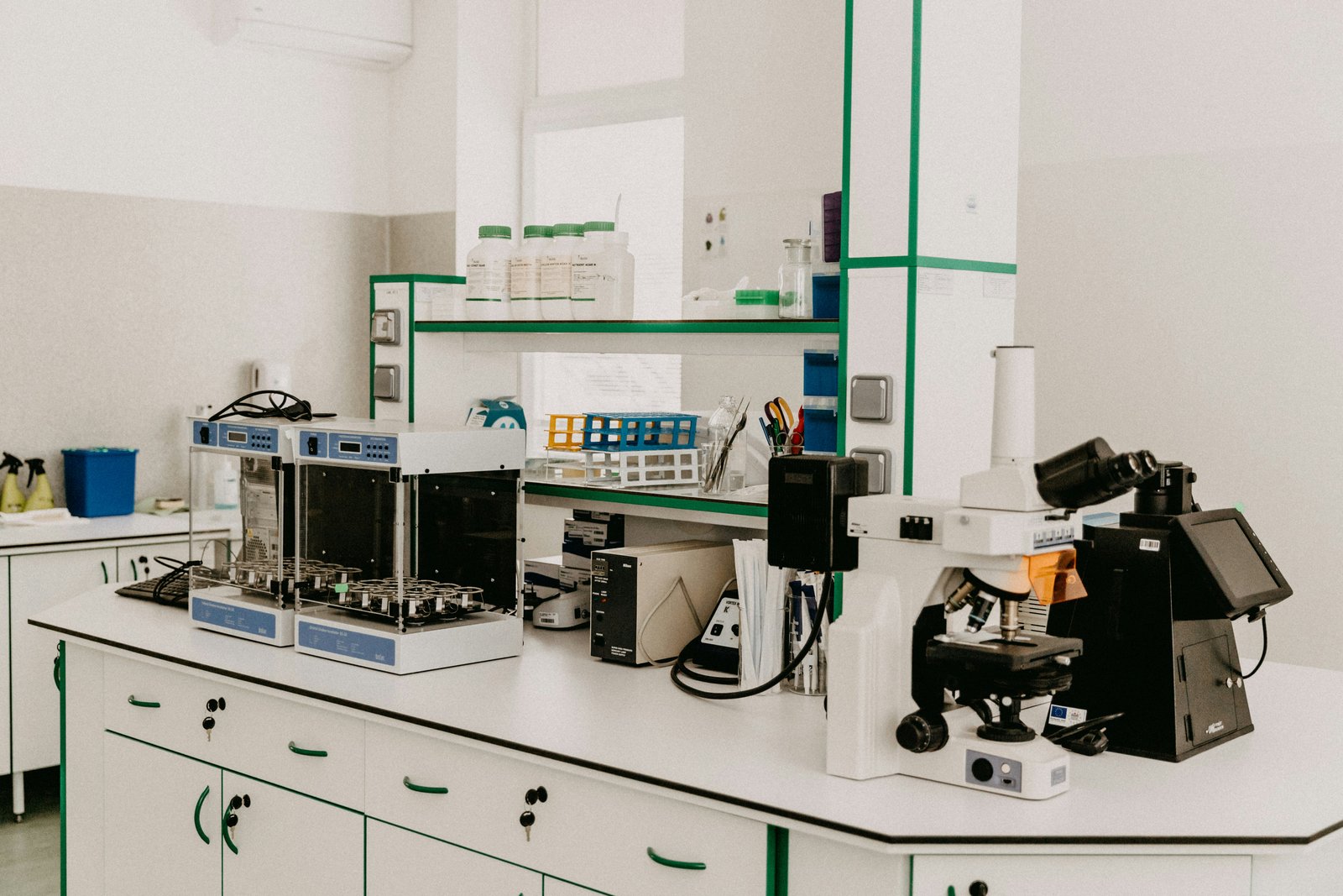 Clinical laboratory
